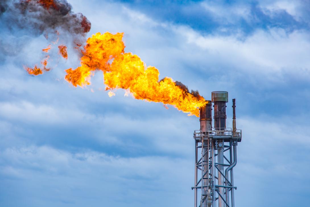 Gas-flare_shutterstock_556802761