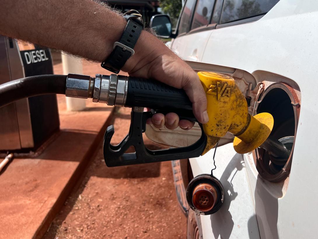 Refuelling vehicle in Australia